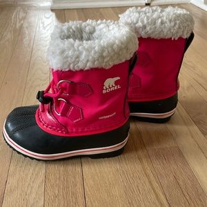 Sorel Waterproof Girls Snow Boots (with box)
